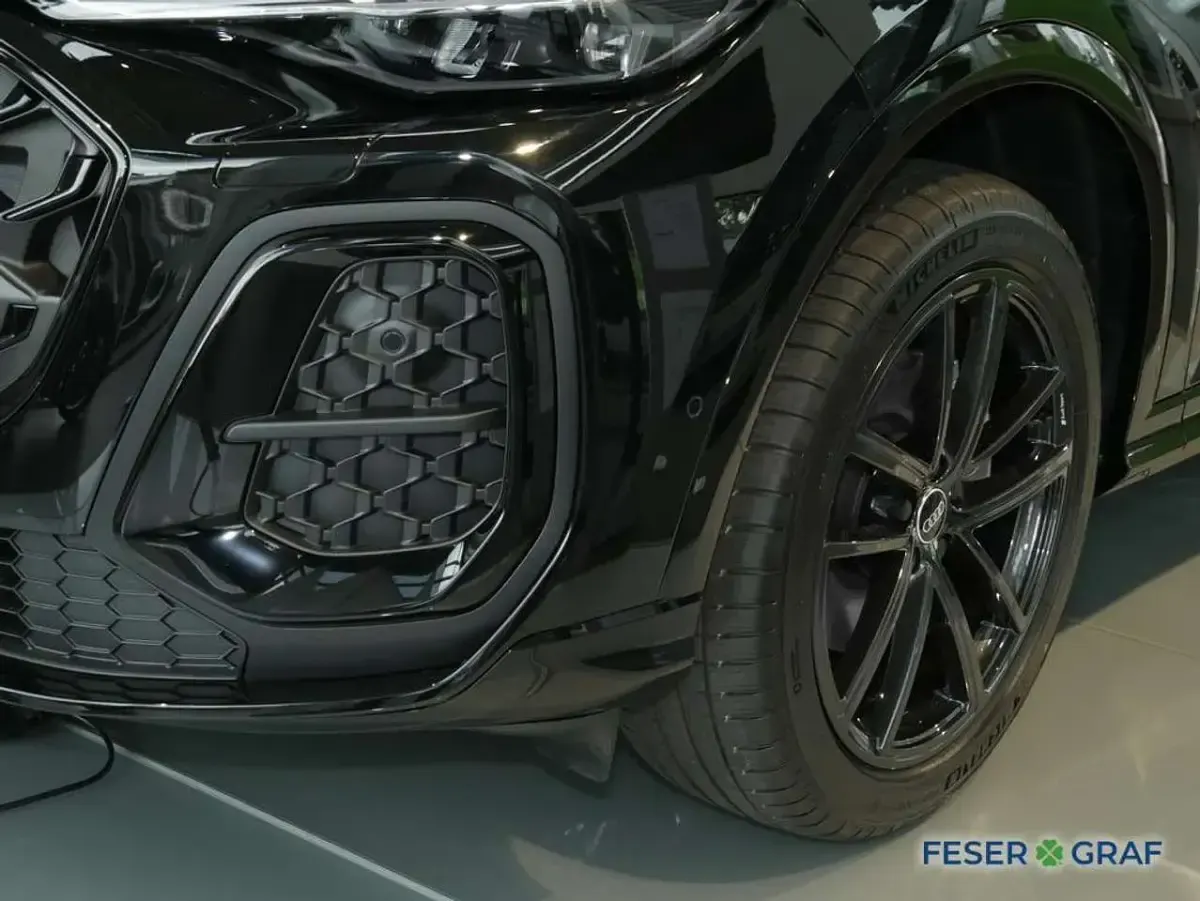 Neu Audi Q5 204 PS (150 kW) 2026 Mythosschwarz metallic SUV