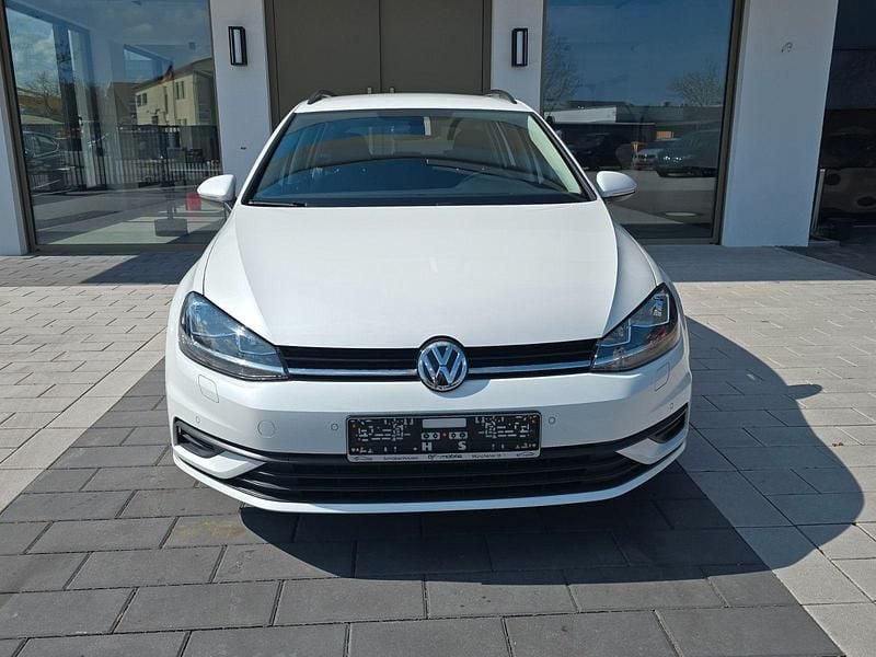 Gebraucht VW Golf VII 116 PS (85 kW) 2018 Weiß Kombi