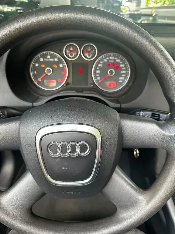 Gebraucht Audi A3 Cabriolet Ambition 125 PS (91 kW) 2013 Blau Cabrio