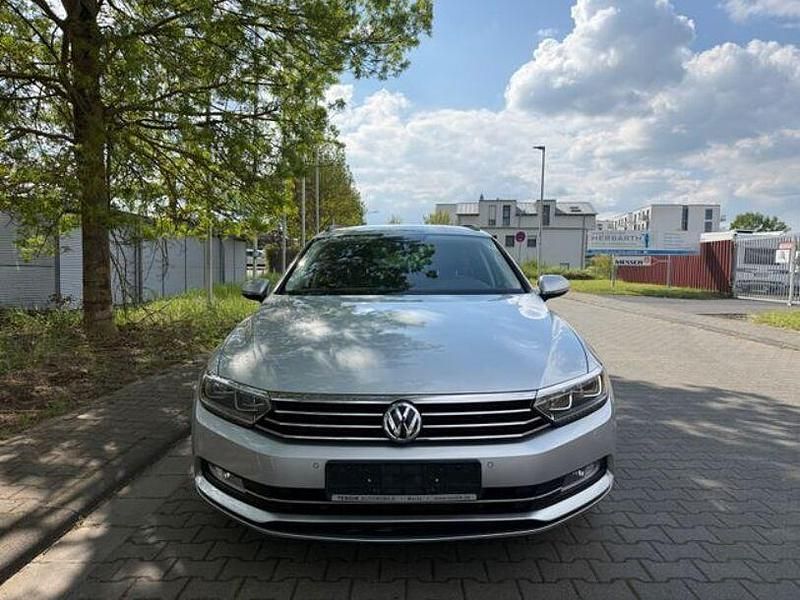 Second-hand VW Passat 150 CP (110 kW) 2019 Argintiu Break