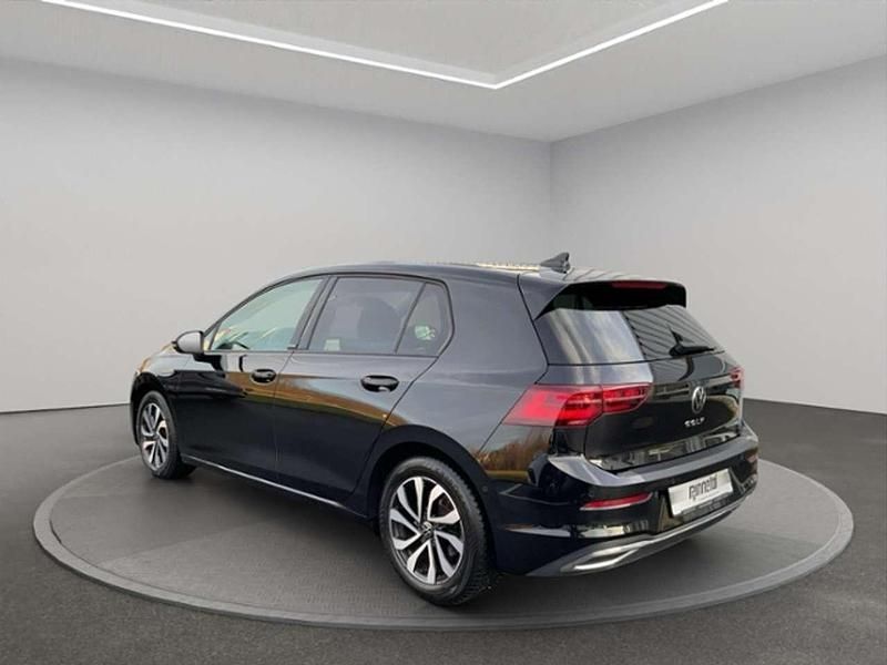 Gebraucht VW Golf VIII Active 150 PS (110 kW) 2022 Deep black perleffekt Limousine