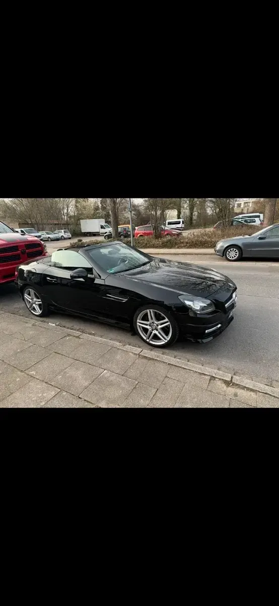 Second-hand Mercedes SLK200 2011 Negru Cabrio