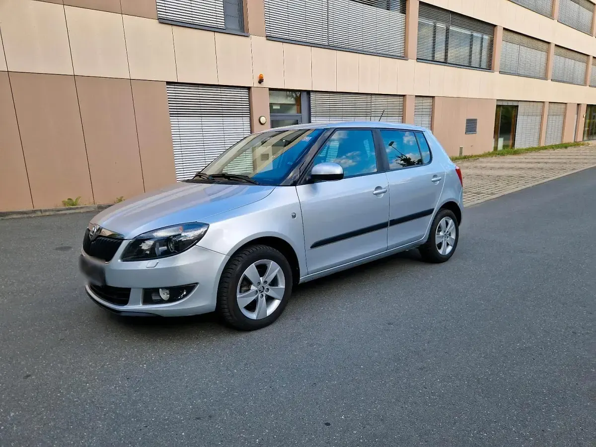 Gebraucht Skoda Fabia 86 PS (63 kW) 2013 Silber Limousine