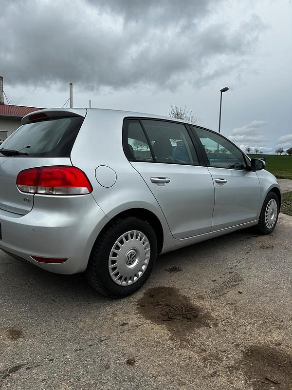 Gebraucht VW Golf VI 105 PS (77 kW) 2010 Silber Kleinwagen