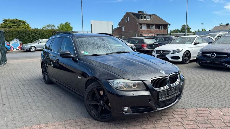 Schwarz Gebraucht 2012 BMW 320 Comfort Edition Kombi | 6.400 € (Superpreis) - Bild 1/4