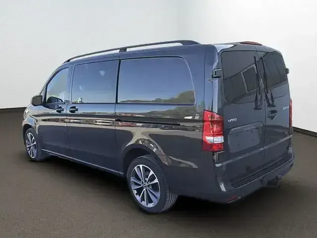 Używany Mercedes Vito 237 KM (174 kW) 2022 Szary Van