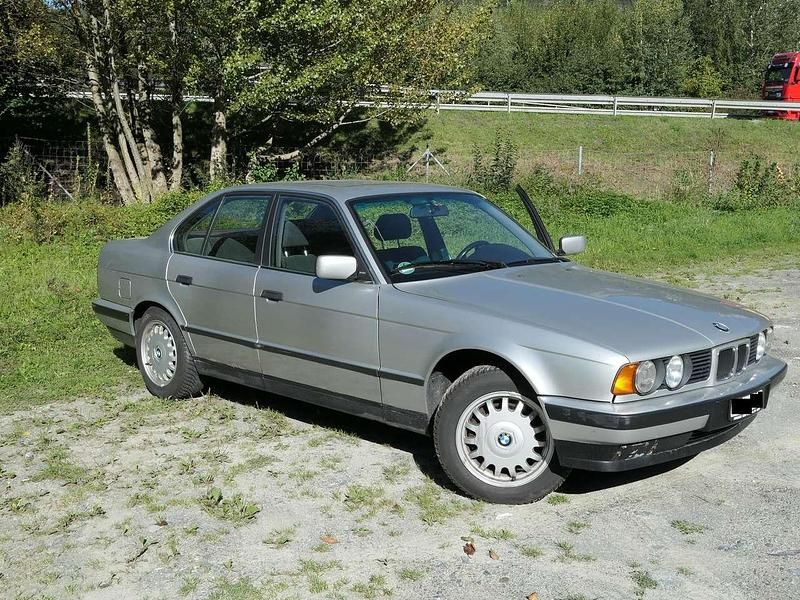 Gebraucht BMW 525 192 PS (141 kW) 1994 Silber Limousine