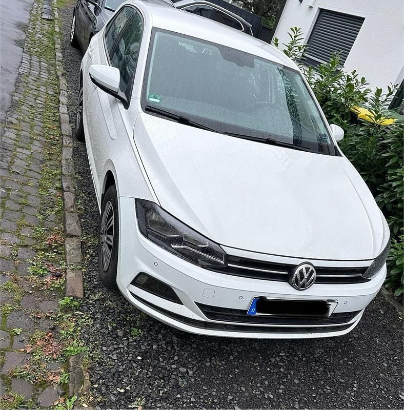 Weiß Gebraucht 2018 VW Polo Comfortline Kleinwagen | 15.000 € (Fairer Preis) - Bild 1/4