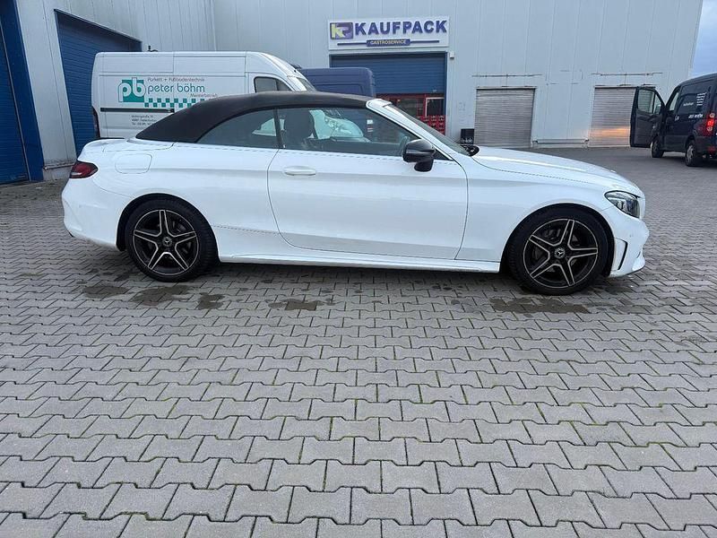 Gebraucht Mercedes C220 Sport 194 PS (142 kW) 2018 Weiß Cabrio