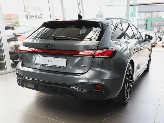 Neu Audi A5 Black Edition 204 PS (150 kW) 2026 Grau Kombi