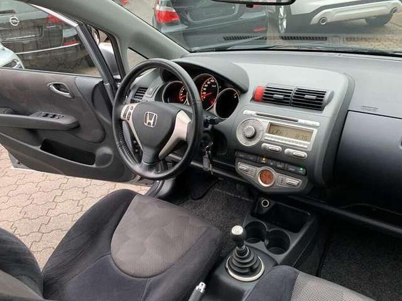 Gebraucht Honda Jazz Sport 83 PS (61 kW) 2005 Storm silver m. (metallic) Kleinwagen