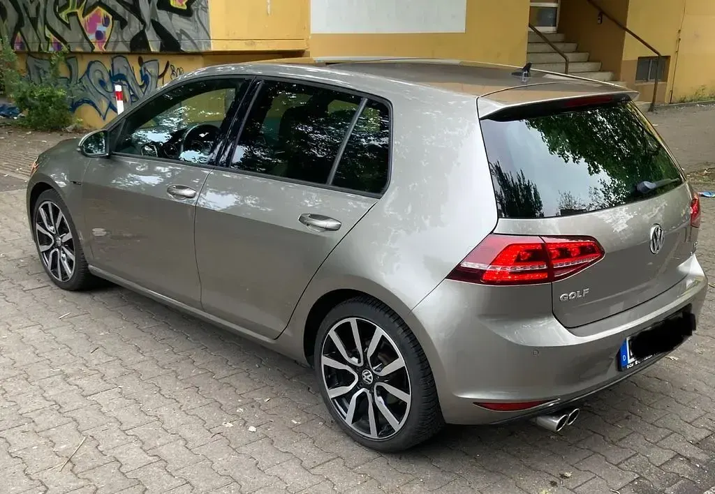 Gebraucht VW Golf VII Edition 150 PS (110 kW) 2015 Braun Limousine