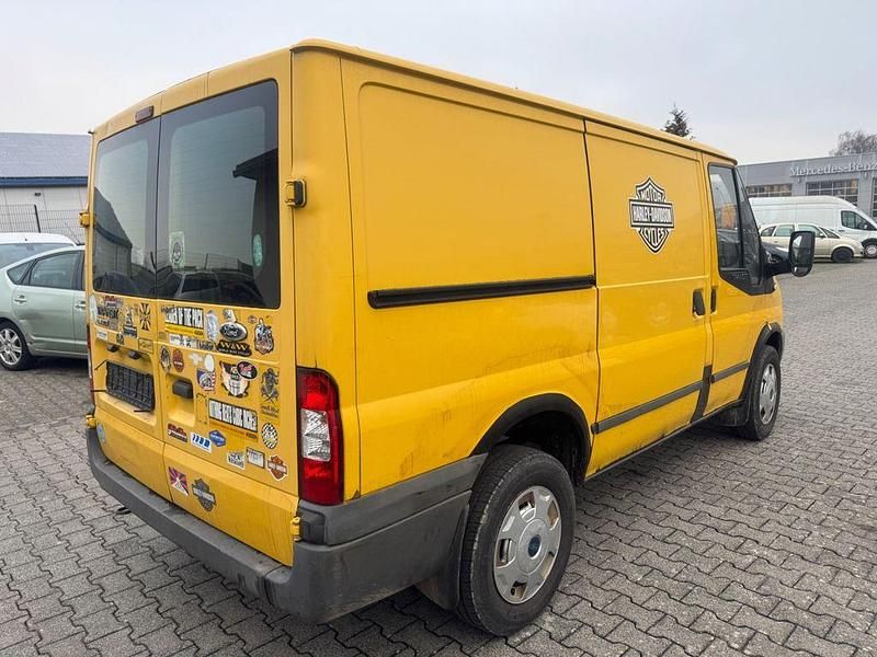 Usado Ford Transit 101 HP (74 kW) 2008 Amarelo Monovolume