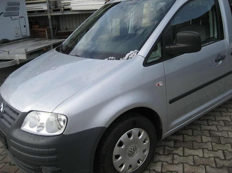Gebraucht VW Caddy 105 PS (77 kW) 2009 Silber Van / Kleinbus