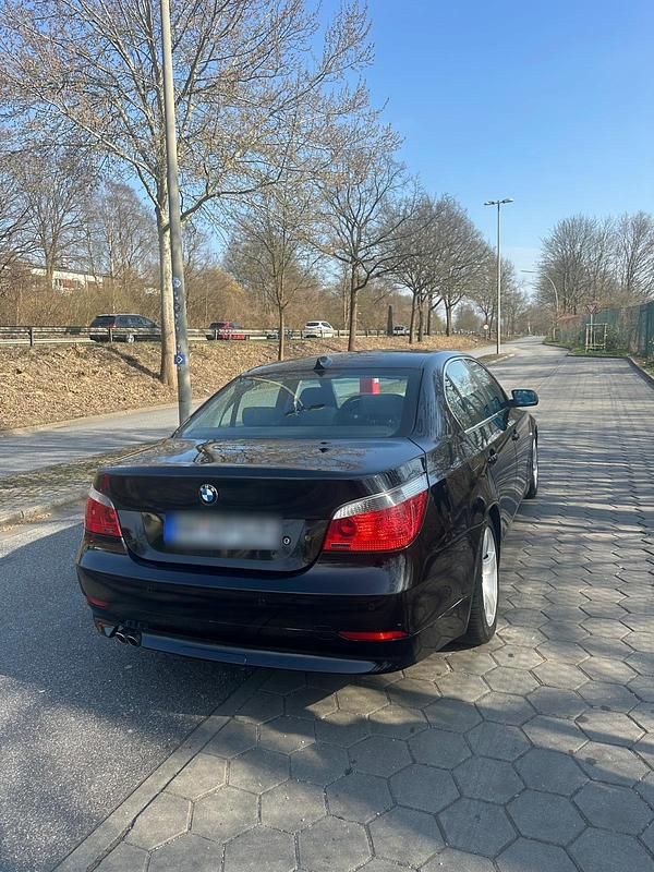 Gebraucht BMW 530 193 PS (141 kW) 2004 Schwarz Limousine