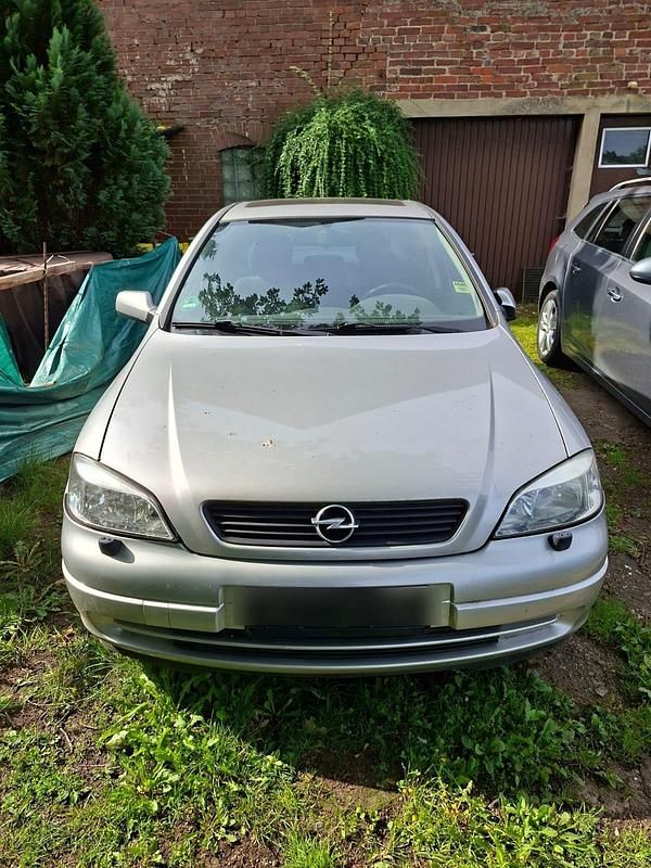 Silber Gebraucht 2000 Opel Astra Limousine | 700 € (Superpreis) - Bild 1/4