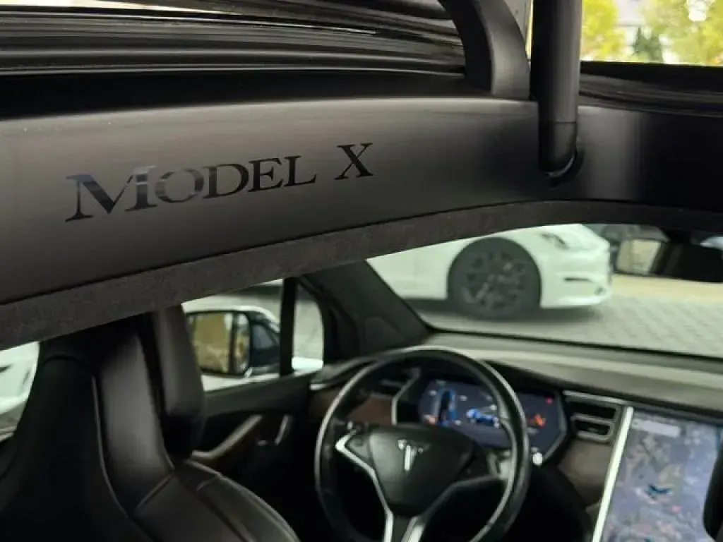 Gebraucht Tesla Model X 397 kW (541 PS) 2017 Deep blue metallic (metallic) SUV