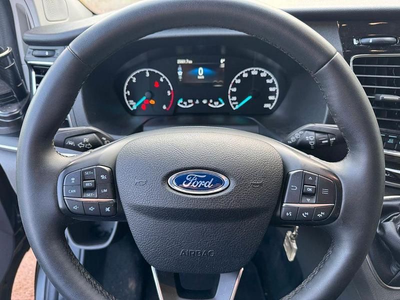 Gebraucht Ford Tourneo Titanium 150 PS (110 kW) 2023 Grau Van / Kleinbus