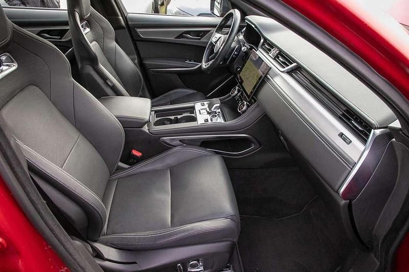 Gebraucht Jaguar F-Pace R-Dynamic 400 PS (294 kW) 2021 Firenze/italian racing red SUV