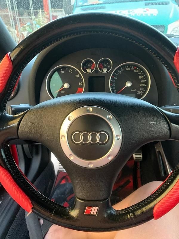 Gebraucht Audi TT Roadster 150 PS (110 kW) 2000 Rot Cabrio