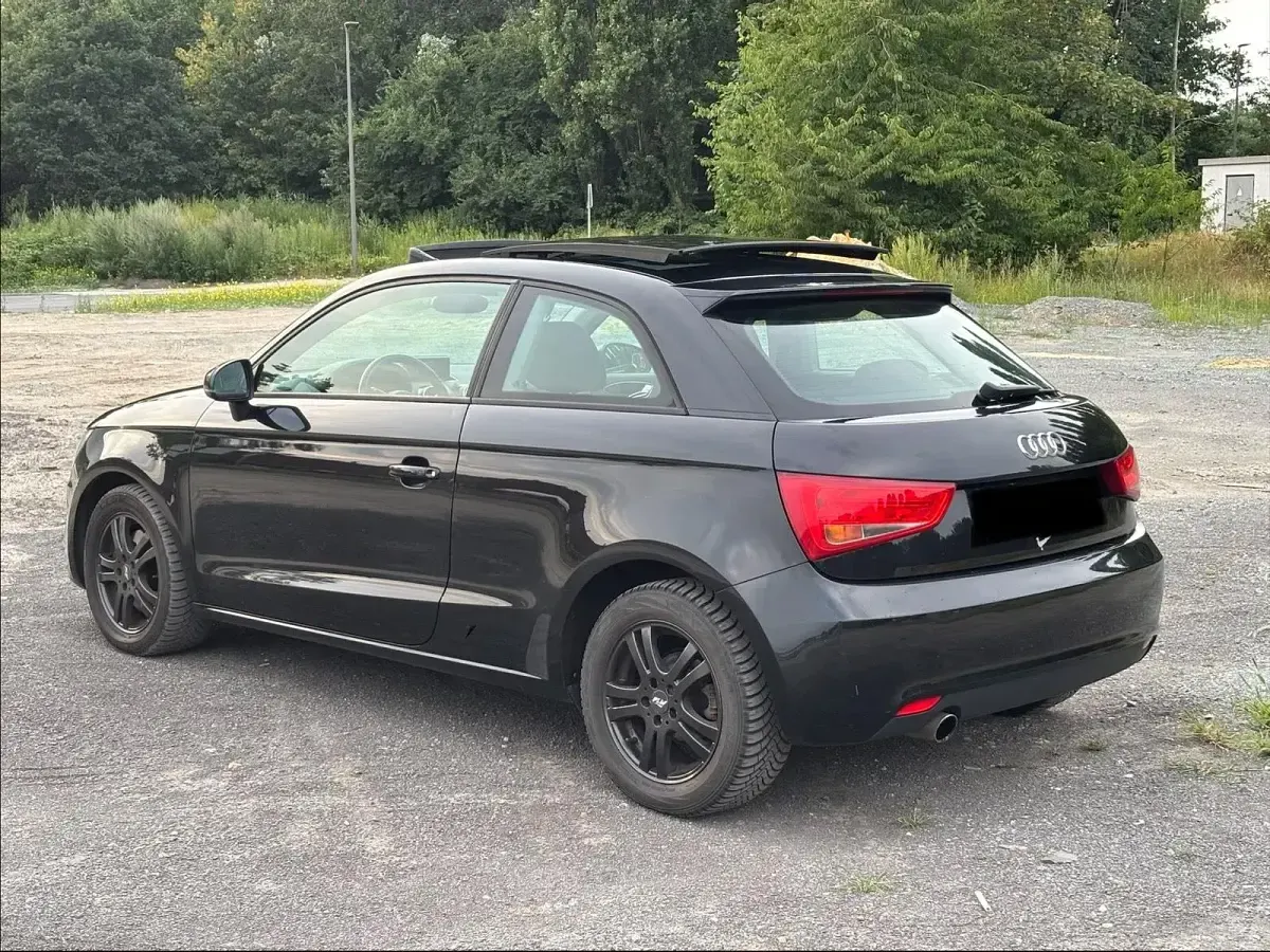 Gebraucht Audi A1 105 PS (77 kW) 2011 Schwarz Kleinwagen