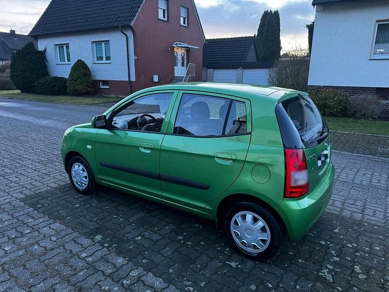 Usado Kia Picanto 65 HP (47 kW) 2006 Verde Citadino