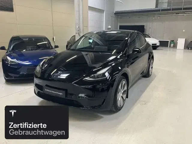 Usata Tesla Model Y RWD 203 kW (277 CV) 2023 Nero SUV