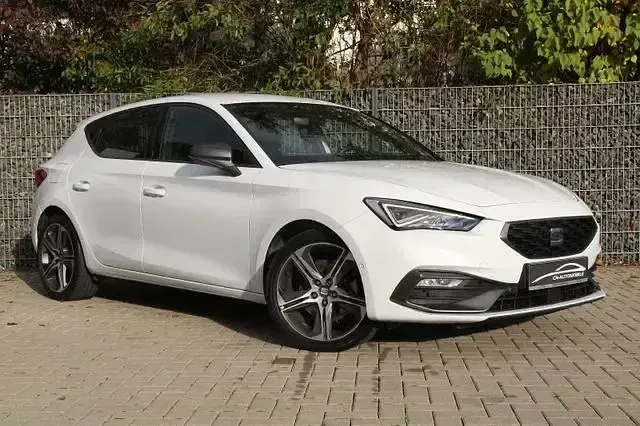 Gebraucht Seat Leon FR 150 PS (110 kW) 2021 Weiß metallic Limousine