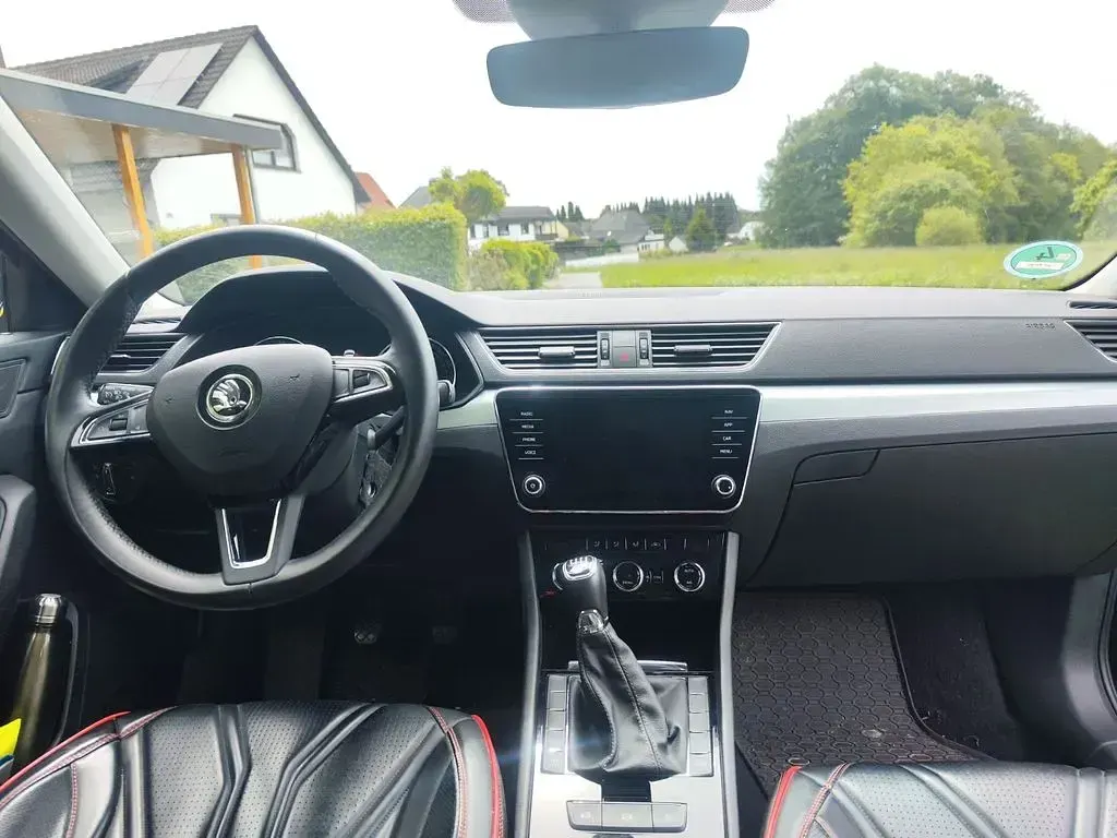 Gebraucht Skoda Superb Style 150 PS (110 kW) 2018 Schwarz Kombi
