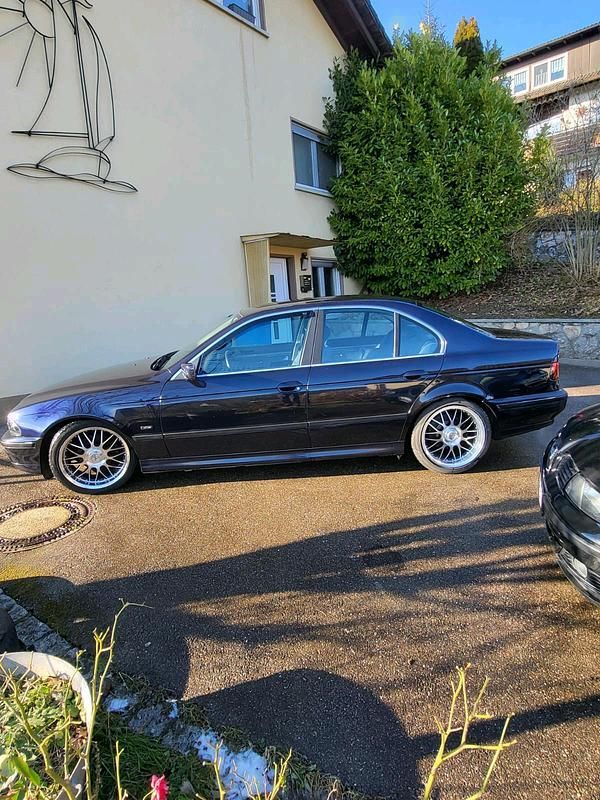 Gebraucht BMW 523 170 PS (125 kW) 1997 Violet Limousine