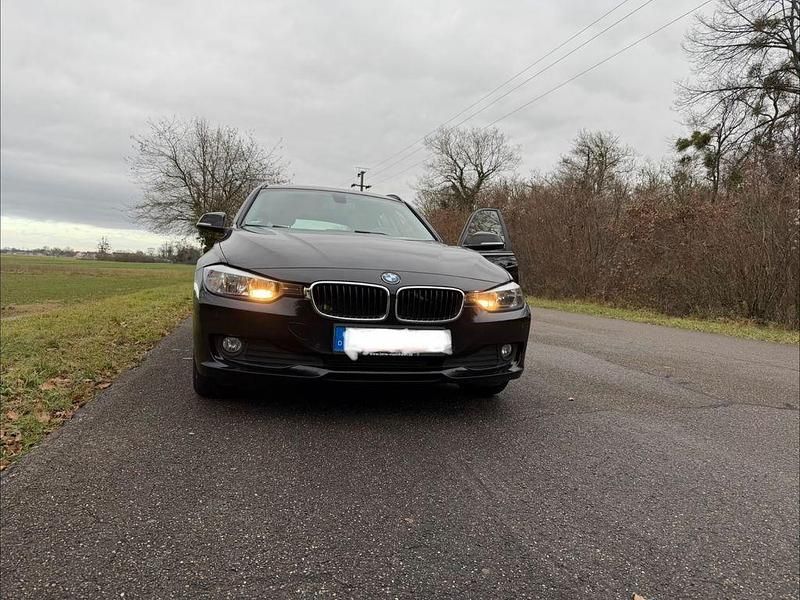 Schwarz Gebraucht 2014 BMW 320 Performance Kombi | 8.400 € (Fairer Preis) - Bild 1/4