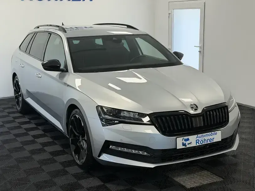 Gebraucht Skoda Superb SportLine 190 PS (139 kW) 2020 Silber reflexsilber (metallic) Kombi