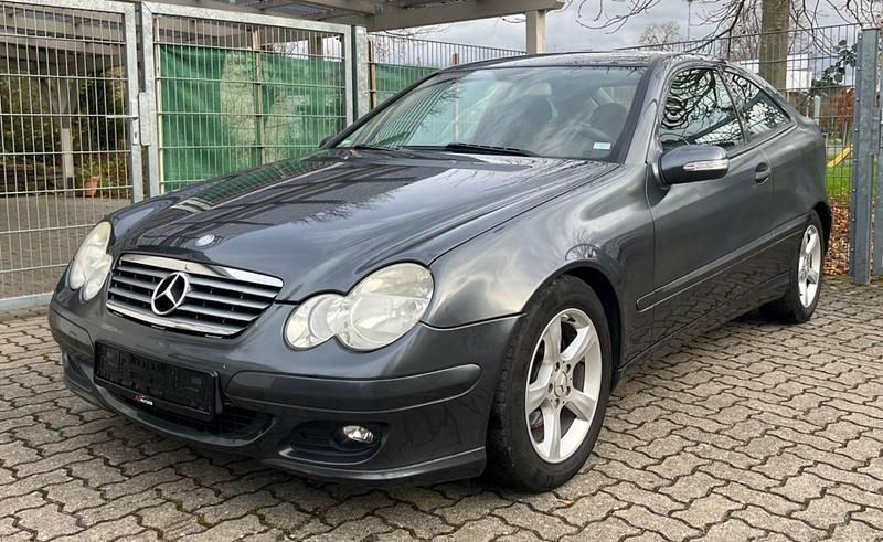 Gebraucht Mercedes C200 122 PS (89 kW) 2006 Grau Coupé