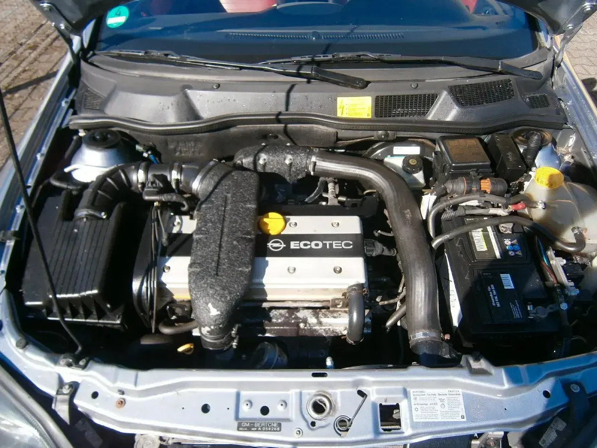 Second-hand Opel Astra 200 CP (147 kW) 2003 Gri Coupe