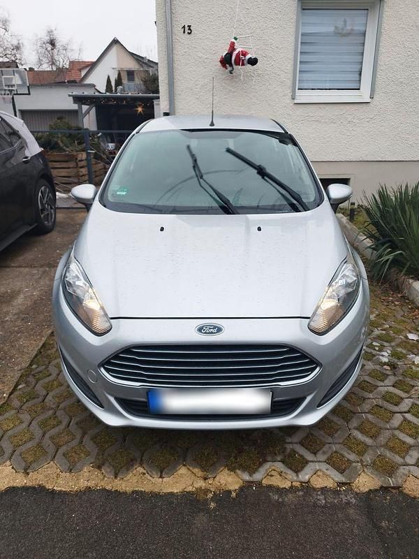 Gebraucht Ford Fiesta SYNC Edition 95 PS (69 kW) 2015 Silber Kleinwagen