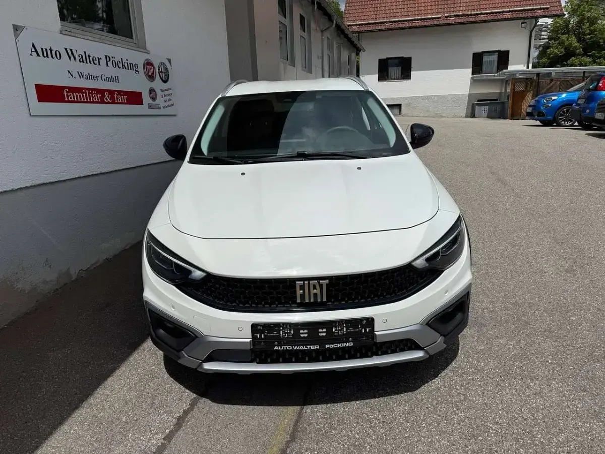 Gebraucht Fiat Tipo Cross 101 PS (74 kW) 2021 Weiß Kleinwagen