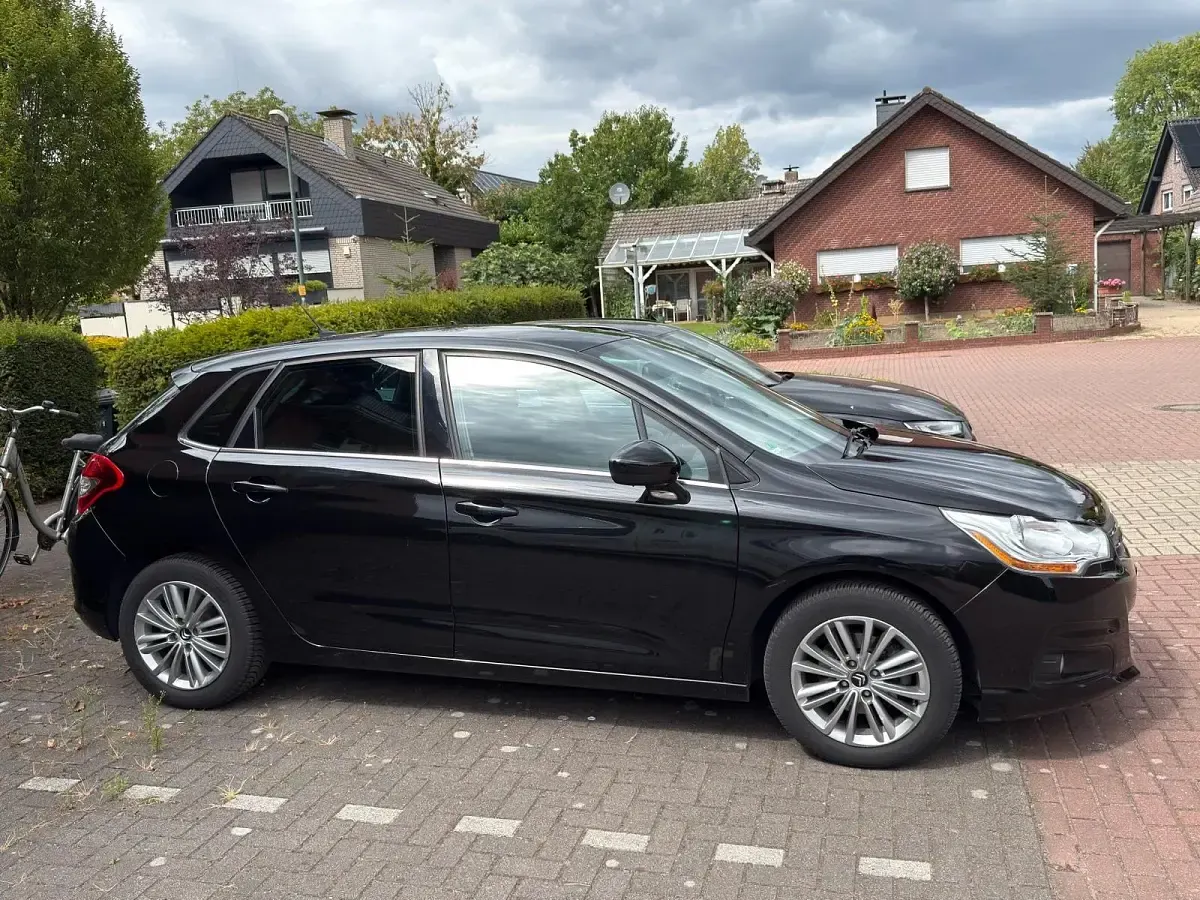 Gebraucht Citroën C4 120 PS (88 kW) 2011 Schwarz Limousine