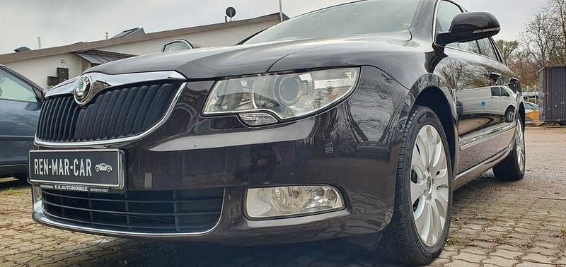 Braun Gebraucht 2012 Skoda Superb Elegance Kombi | 5.000 € (Guter Preis) - Bild 1/4
