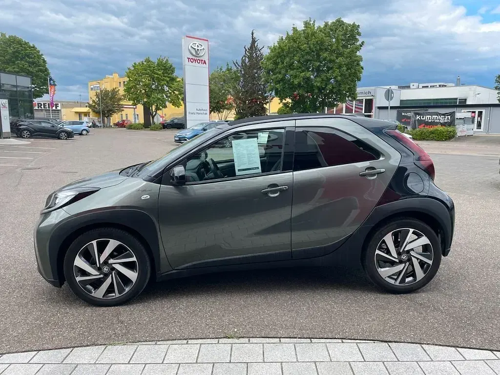 Gebraucht Toyota Aygo X X-plore 72 PS (52 kW) 2022 Grün SUV