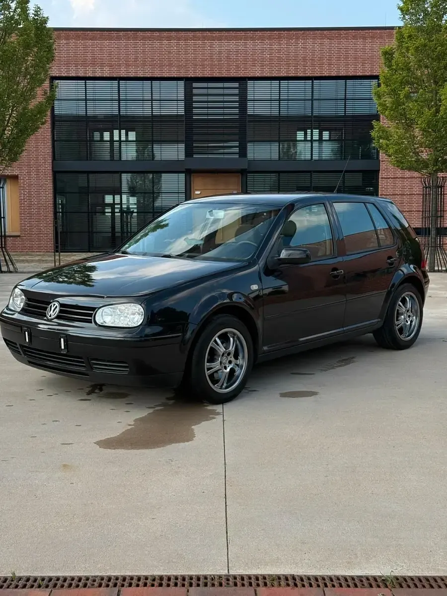 Gebraucht VW Golf IV 90 PS (66 kW) 1999 Schwarz Kleinwagen