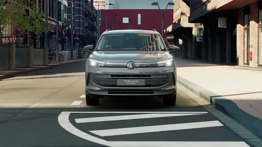 Neu VW Tiguan Life 150 PS (110 kW) 2026 Grau SUV
