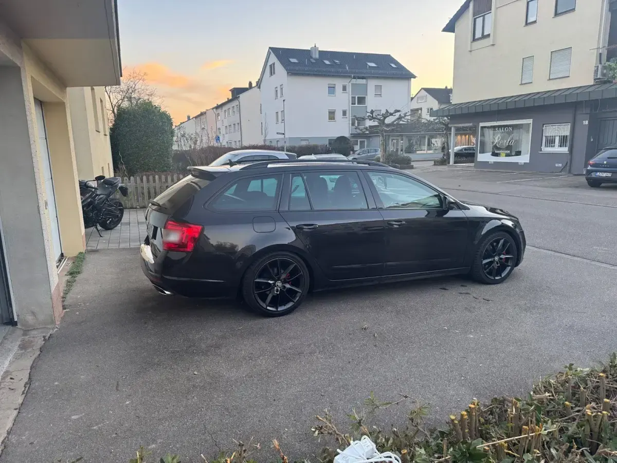 Gebraucht Skoda Octavia RS 220 PS (161 kW) 2017 Schwarz Kombi