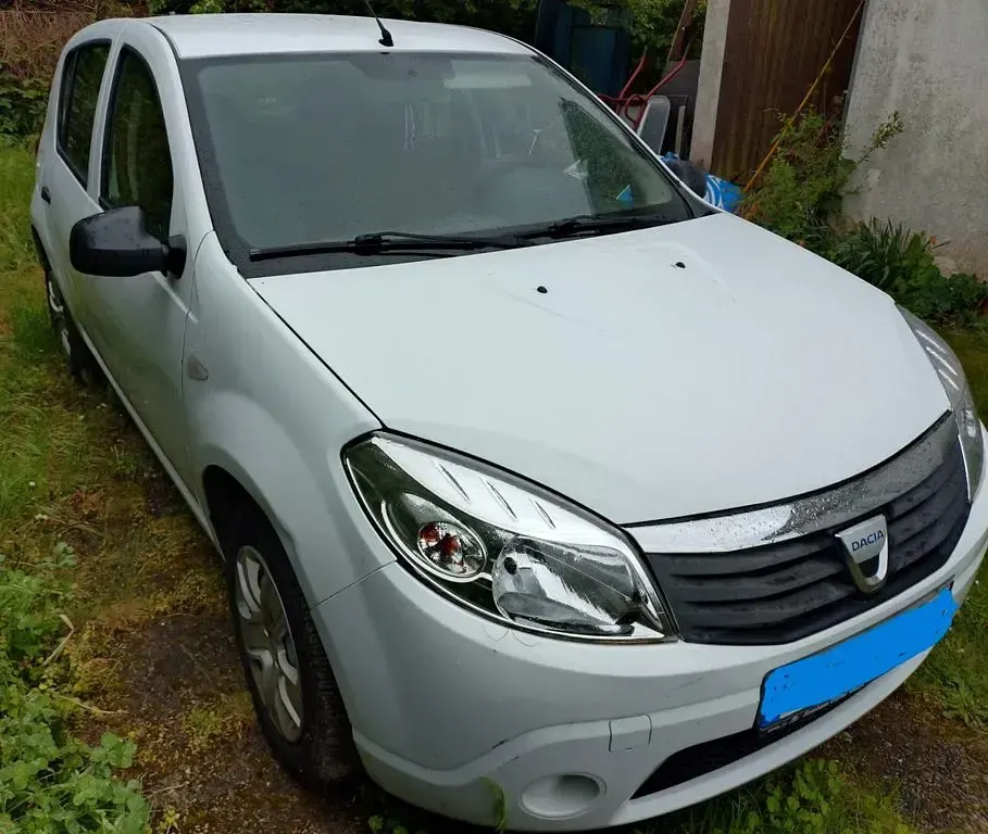 Gebraucht Dacia Sandero 75 PS (55 kW) 2009 Weiß Limousine