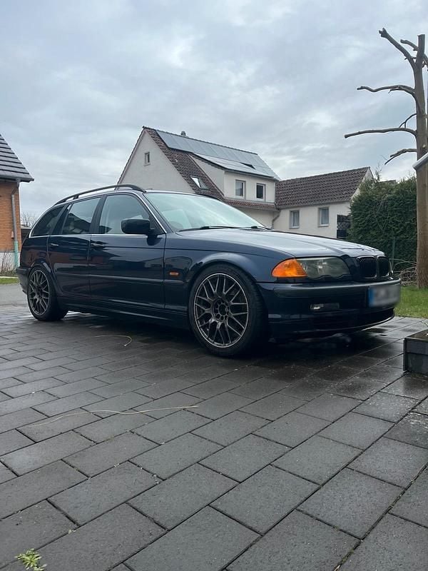 Gebraucht BMW 328 193 PS (141 kW) 1999 Blau Kombi