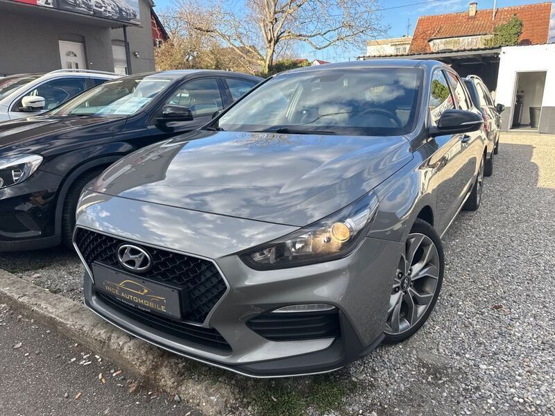 Grau Gebraucht 2018 Hyundai i30 N Line Limousine | 16.999 € (Etwas zu teuer) - Bild 1/4