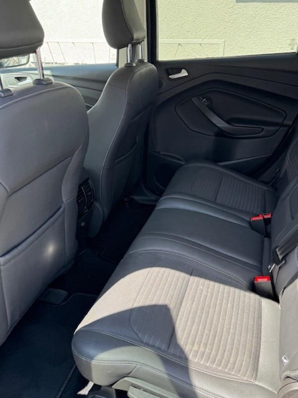 Gebraucht Ford Kuga Titanium 150 PS (110 kW) 2019 Grau SUV