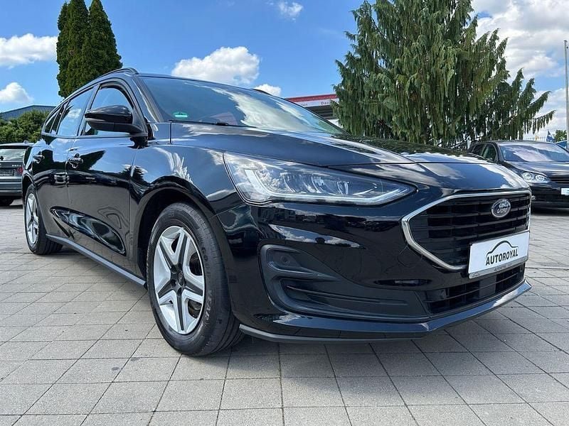 Schwarz Gebraucht 2022 Ford Focus Cool & Connect Limousine | 11.900 € (Fairer Preis) - Bild 1/4
