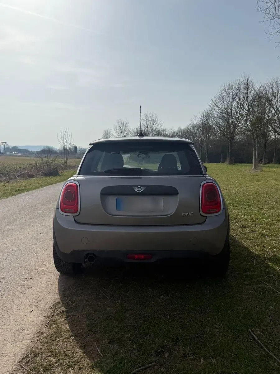 Usado Mini ONE 102 HP (75 kW) 2020 Bege Citadino