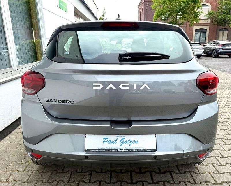 Neu Dacia Sandero Expression 91 PS (66 kW) 2025 Grau Kleinwagen