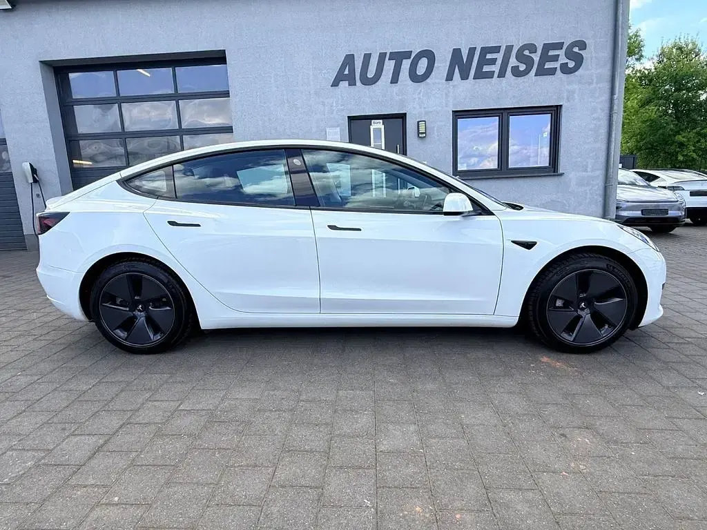 Gebraucht Tesla Model 3 Standard Range Plus 208 kW (283 PS) 2023 Weiß Limousine